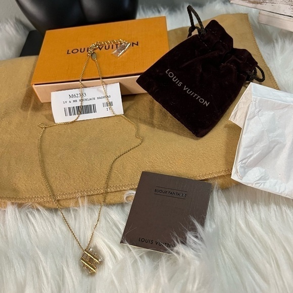 lv &me necklace hashtag - Picture 10 of 17